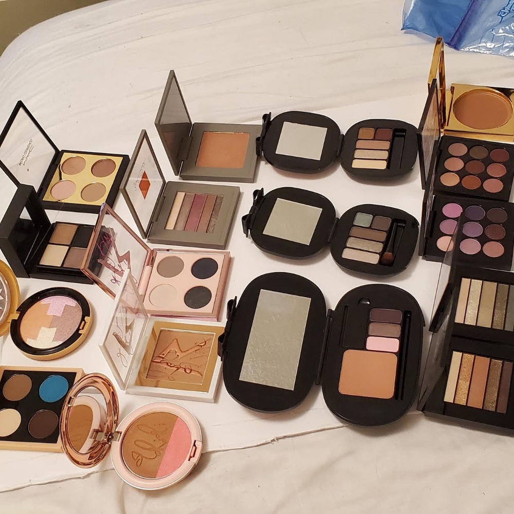 7 per order-  SUPER RARE MAC COSMETICS SUPER LOT